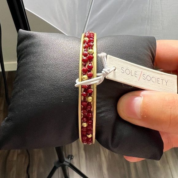 🌿4/$35🌿 NWT SOLE SOCIETY Gold Red Beaded Boho Bangle - Picture 5 of 8